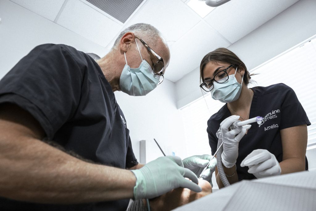 What are dental implants?